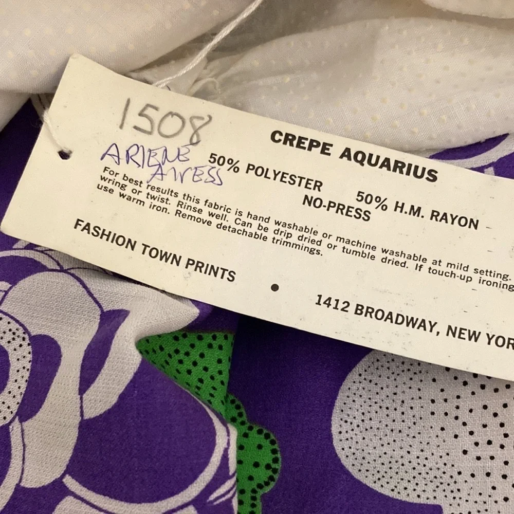Vintage child size 10 NWT dress with 30” chest. “Arlene‎ Airess” 30” length. 120